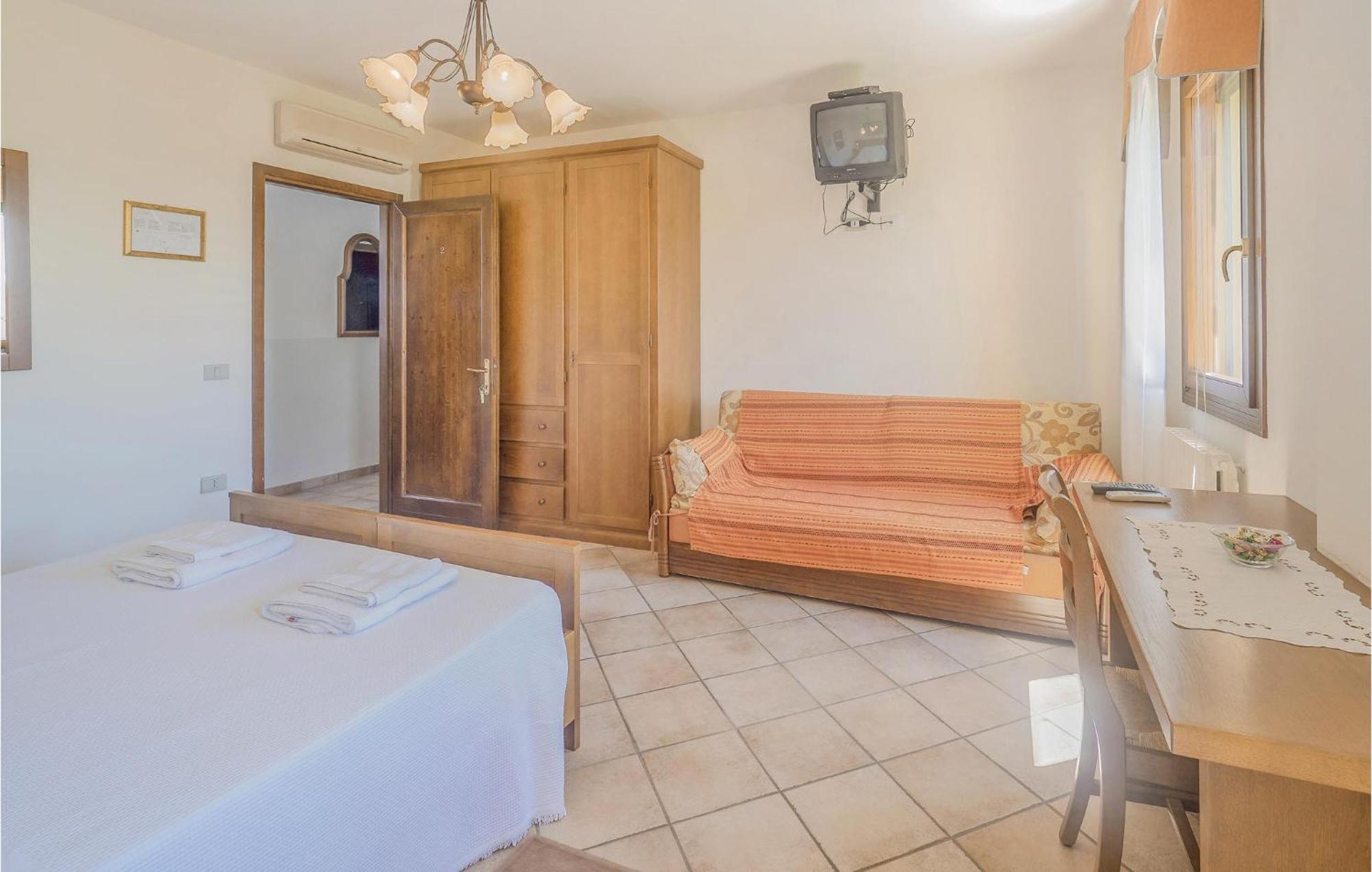 Awesome Home In Ariano Nel Polesine With Kitchen San Basilio 외부 사진